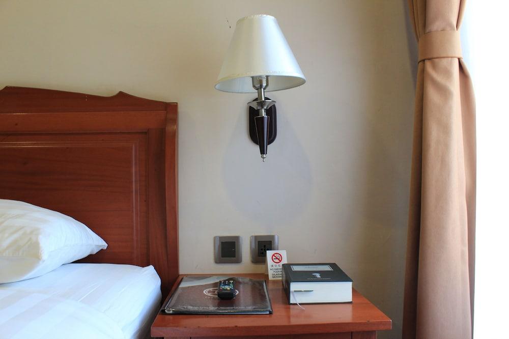 Thong'S Inn Hotel Kualanamu Medan Dış mekan fotoğraf