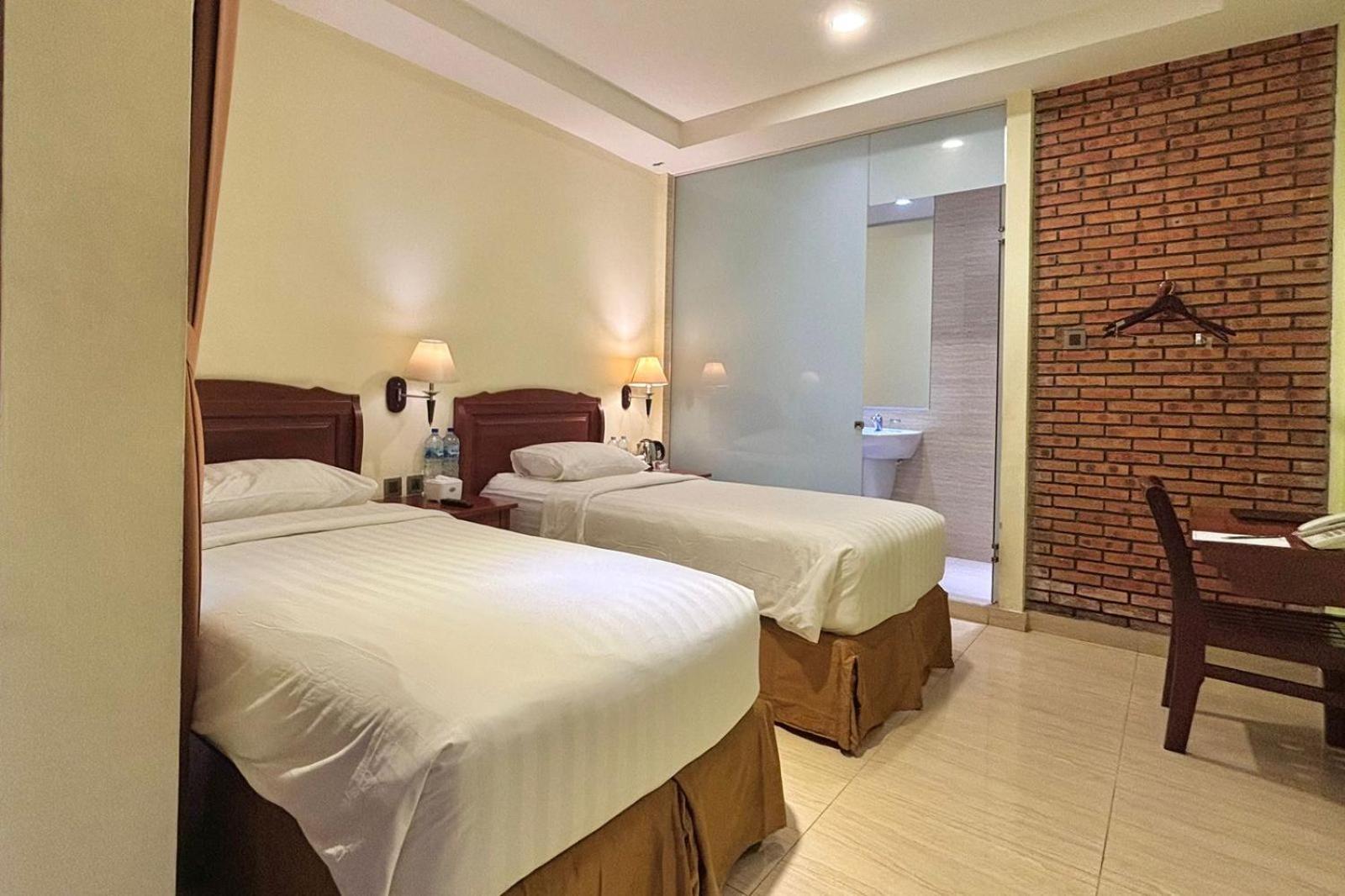 Thong'S Inn Hotel Kualanamu Medan Dış mekan fotoğraf
