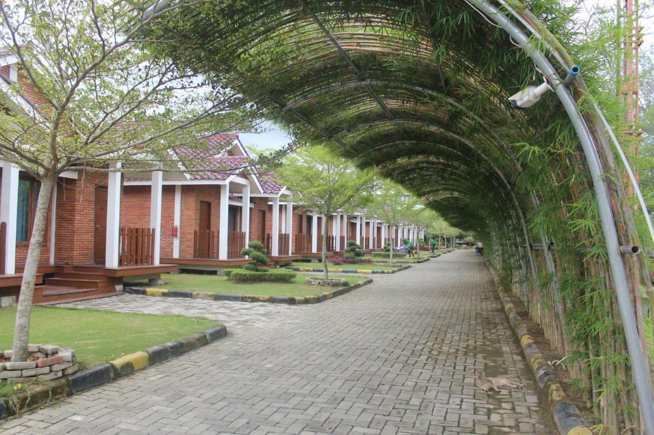 Thong'S Inn Hotel Kualanamu Medan Dış mekan fotoğraf