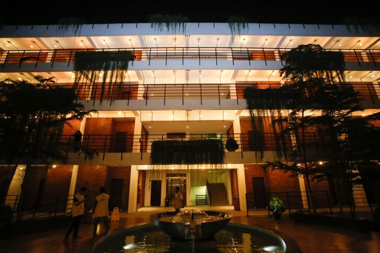Thong'S Inn Hotel Kualanamu Medan Dış mekan fotoğraf